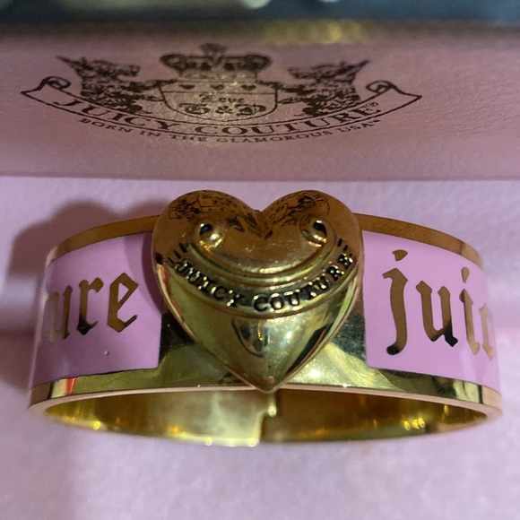 Juicy Couture Bangle Cuff Bracelet Pink Enamel Gold Heart Logo - Picture 2 of 9